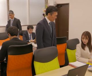 Sếp quấy rối tình dục nhân viên